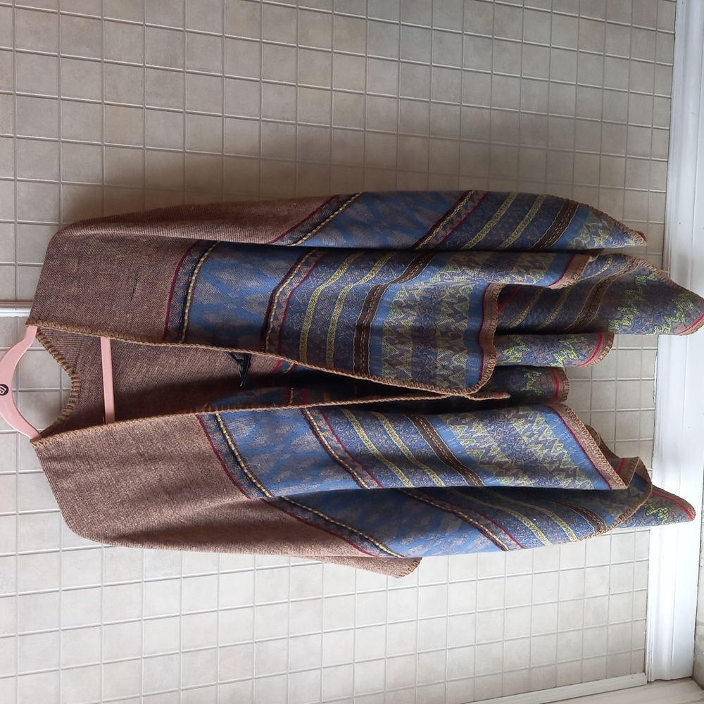 Large lightweight wrap